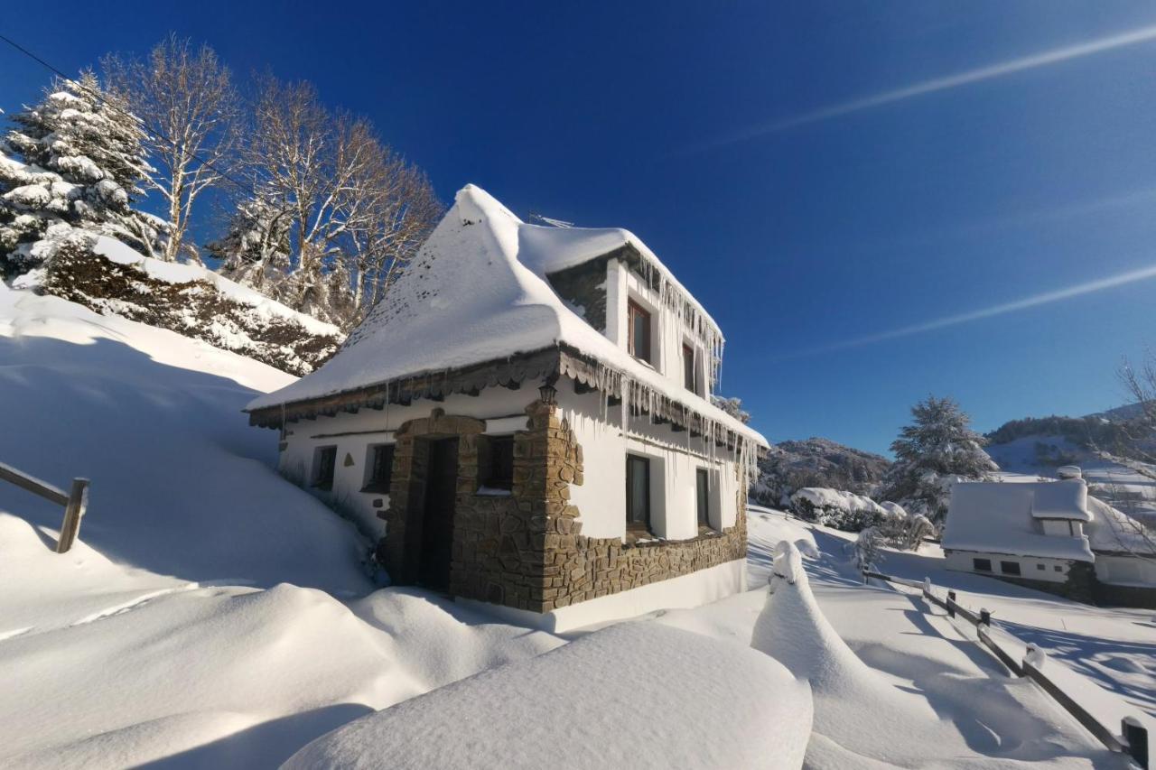 Chalet Avec Vue Panoramique Sur Le Plomb Du Cantal Villa Saint-Jacques-des-Blats Kültér fotó